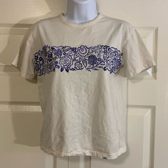 FREE ASSEMBLY, T shirt, crop belly, large with floral print, good condition - Picture 1 of 13